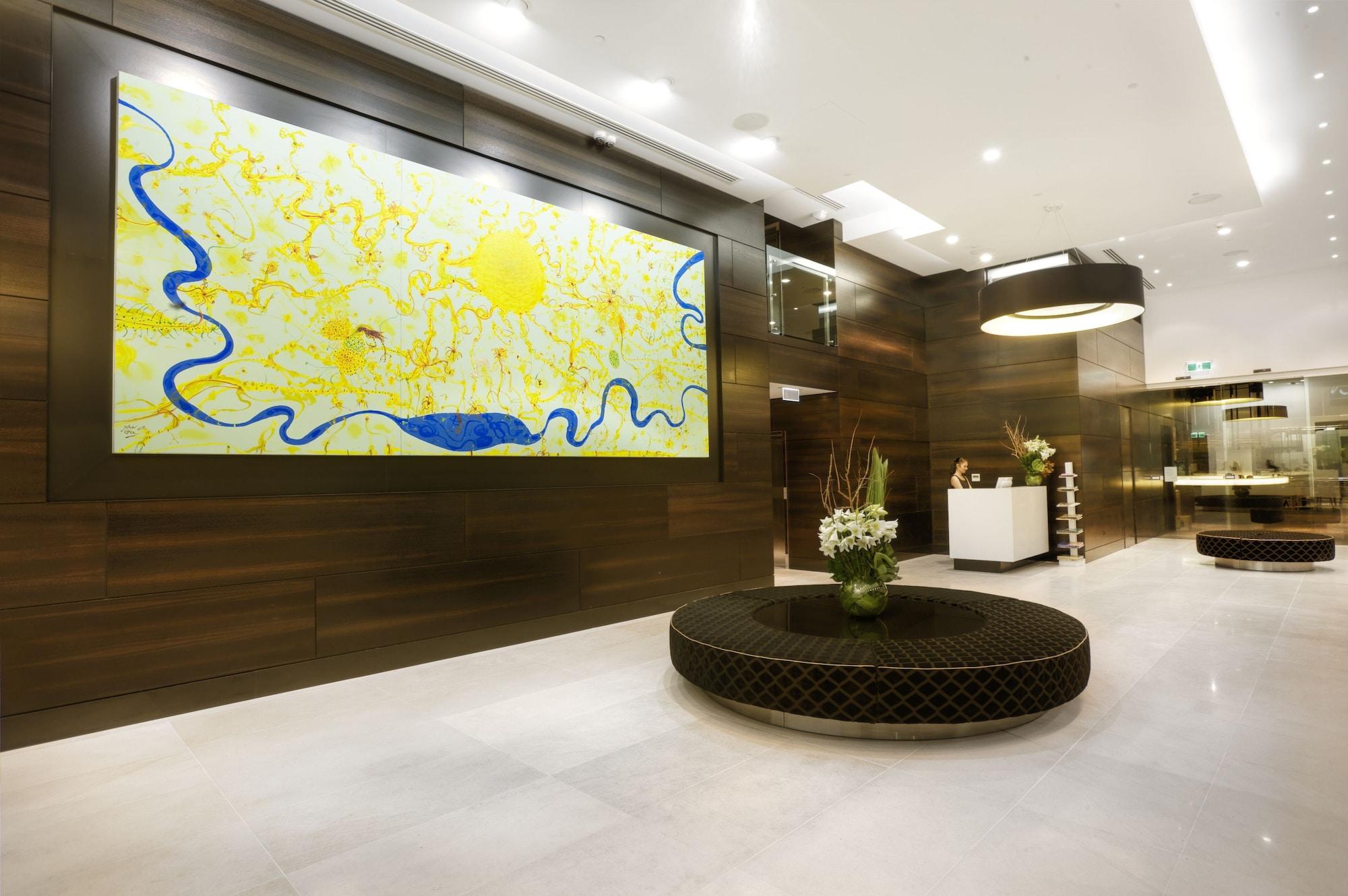 The Olsen Melbourne Art Series Interno foto The lobby of the hotel