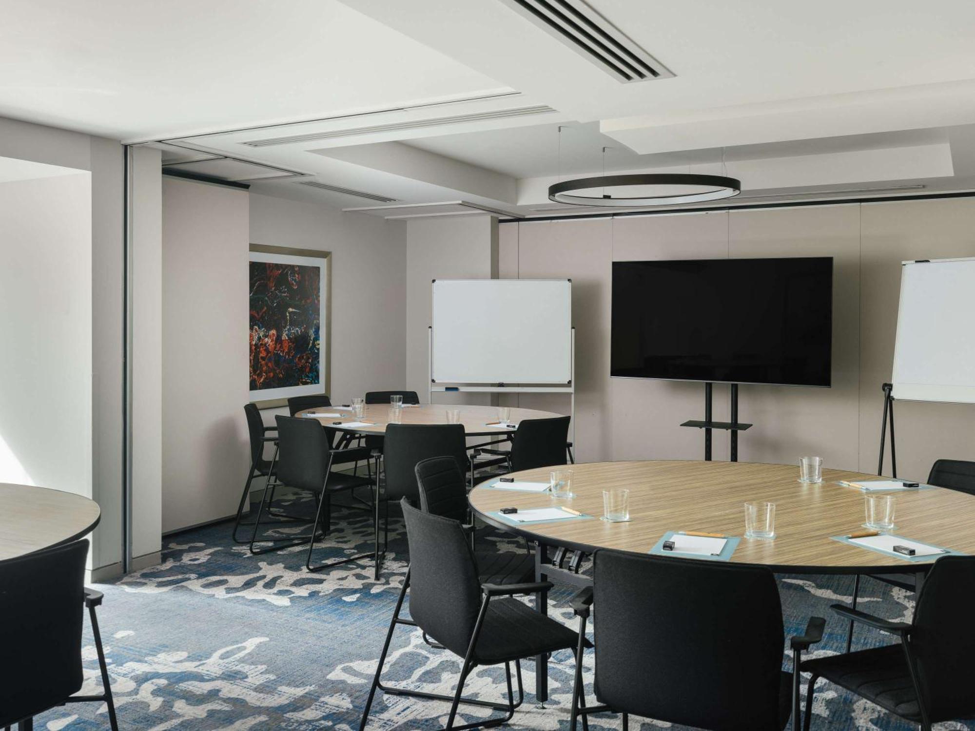 The Olsen Melbourne Art Series Esterno foto Meeting room