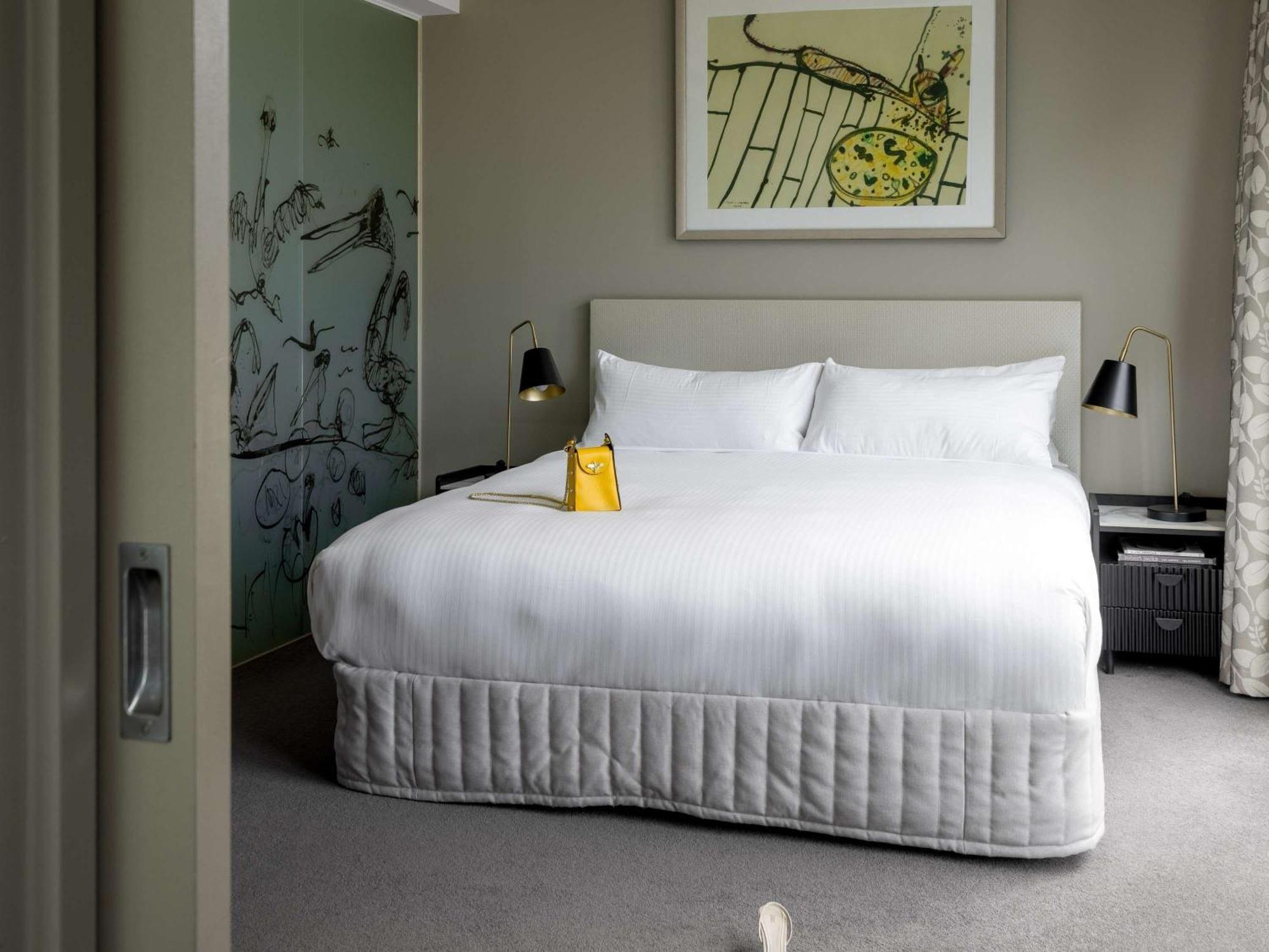 The Olsen Melbourne Art Series Esterno foto A bedroom at the hotel