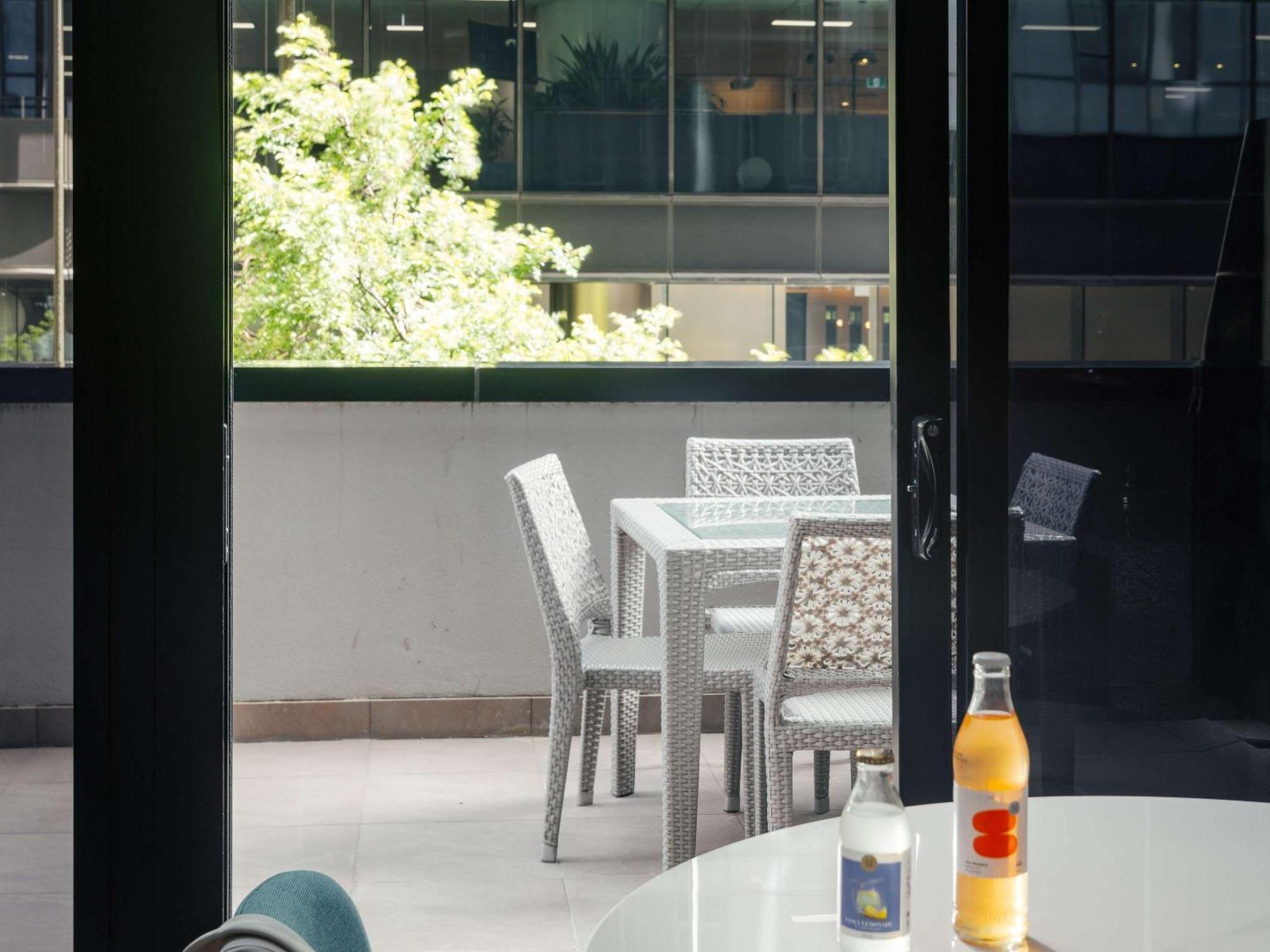 The Olsen Melbourne Art Series Esterno foto The balcony of a typical apartment