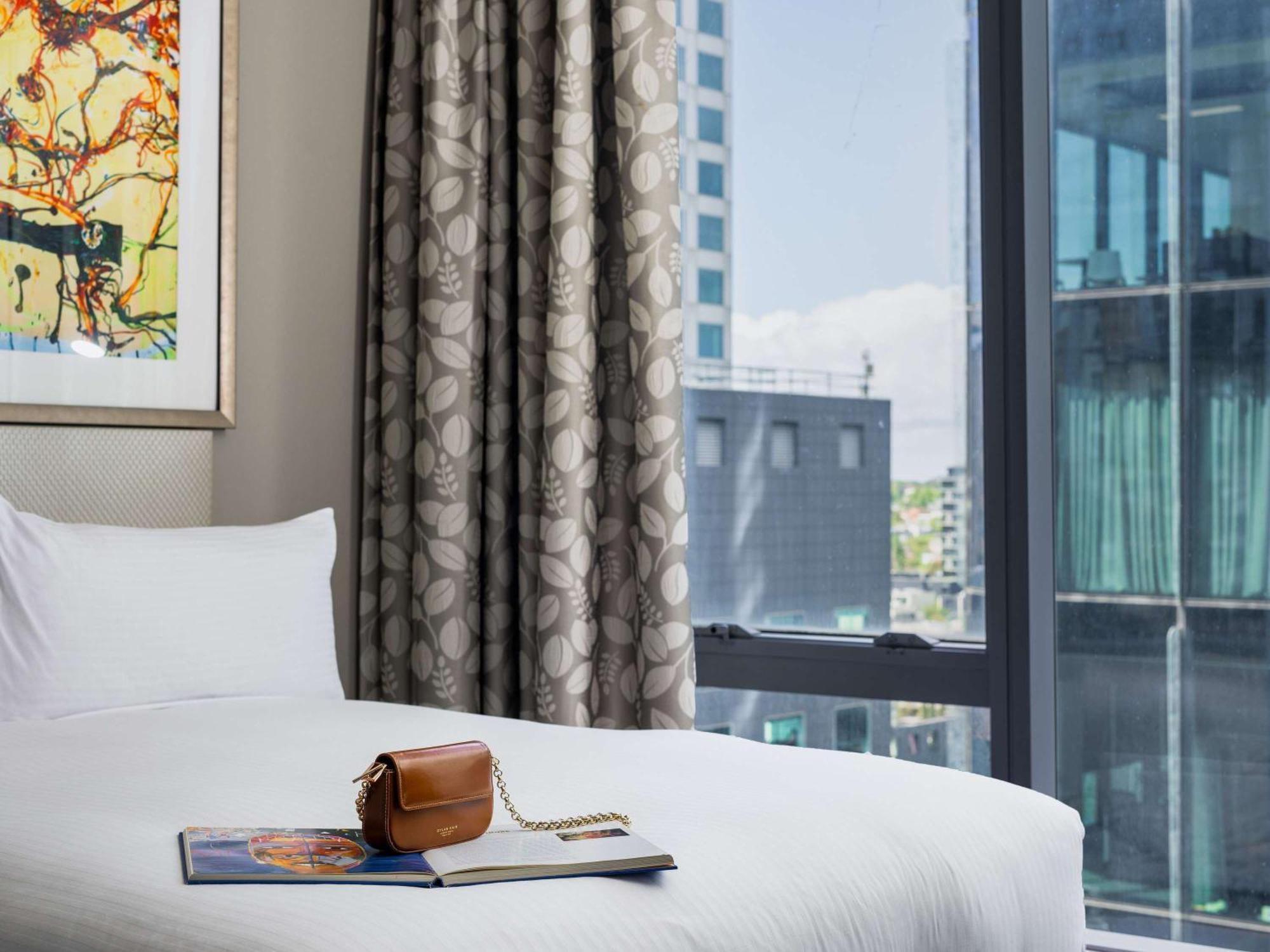The Olsen Melbourne Art Series Esterno foto A bedroom at the hotel